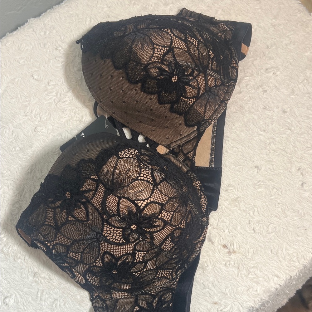 Torrid Black and Tan Floral Lace Bra